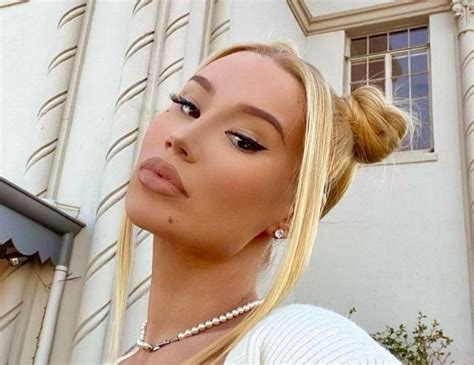 Iggy Azalea tells fans what to expect after she joins。